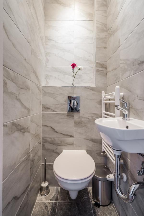 Bpr Sirius Suite With A/C Budapest Bagian luar foto