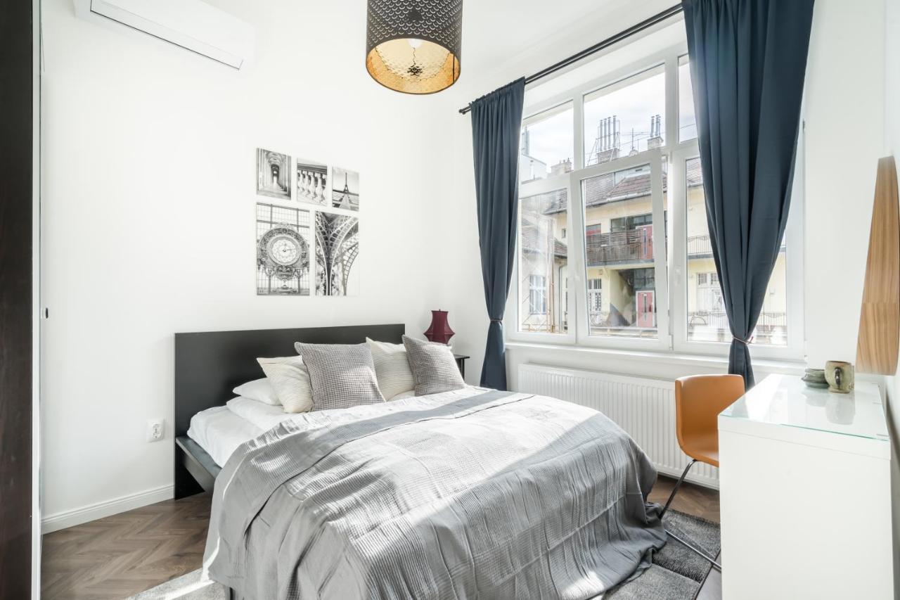 Bpr Sirius Suite With A/C Budapest Bagian luar foto