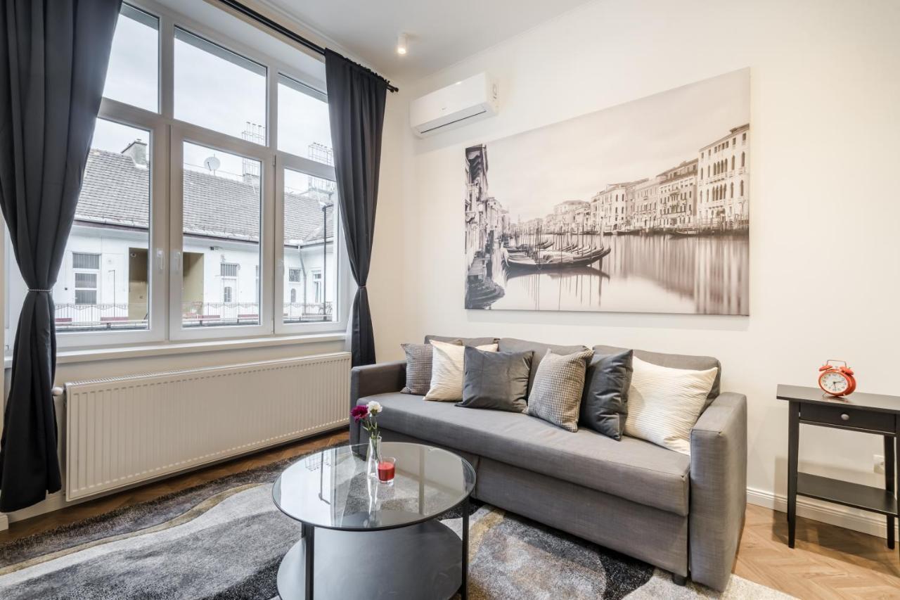 Bpr Sirius Suite With A/C Budapest Bagian luar foto