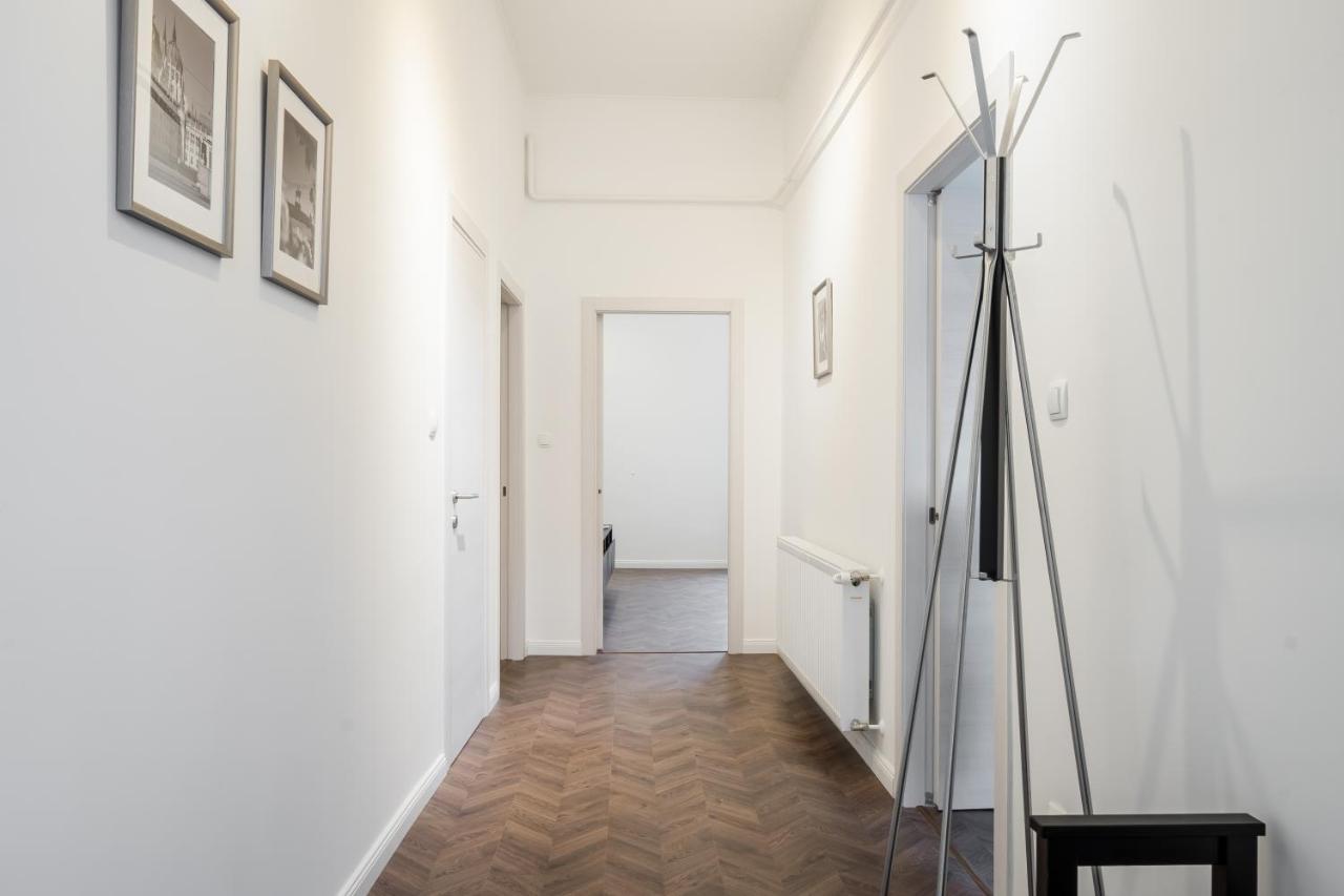 Bpr Sirius Suite With A/C Budapest Bagian luar foto